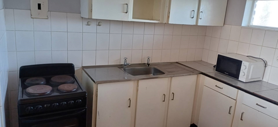 2 Bedroom Property for Sale in Loevenstein Western Cape